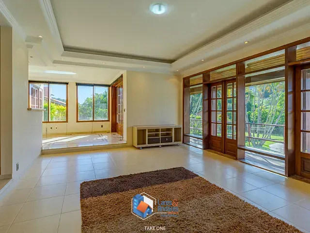 Casa com 3903m² 6 quartos e 8 banheiros, à venda, no bairro Jardim Leonor em Itatiba