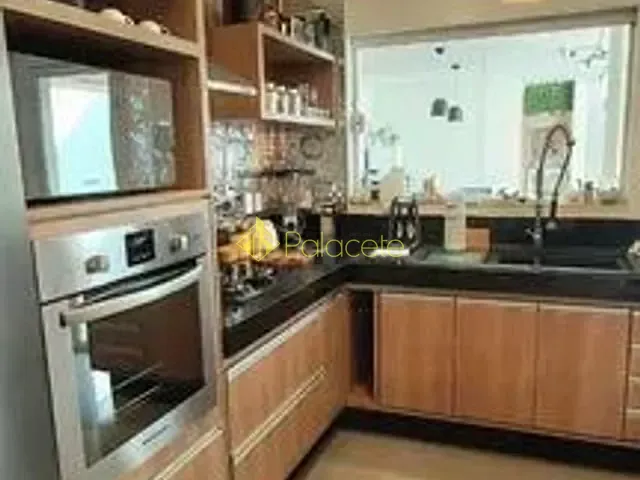 Casa com 250m² 3 quartos e 4 banheiros, à venda, no bairro Centro em Tremembé