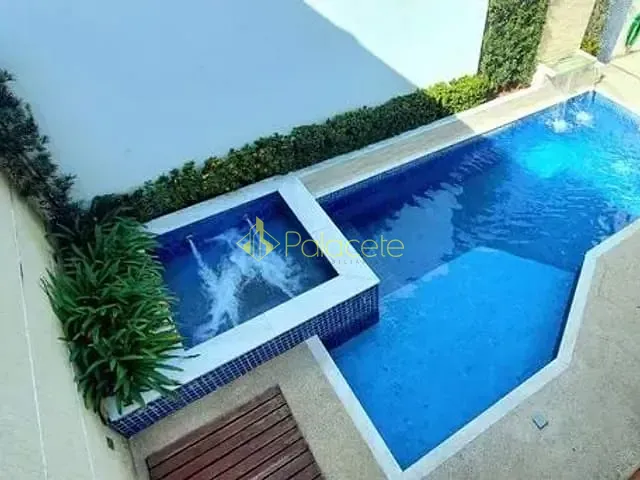 Casa com 250m² 3 quartos e 4 banheiros, à venda, no bairro Centro em Tremembé