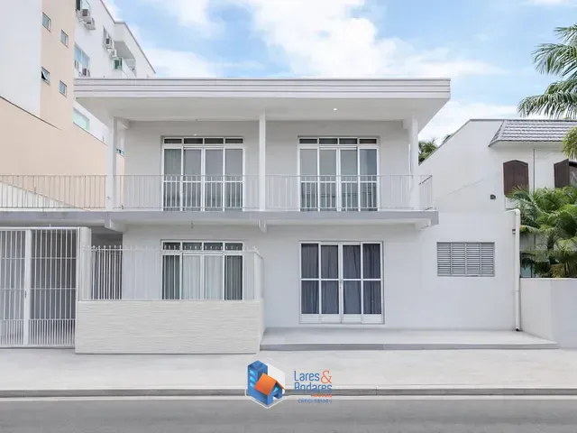 Casa com 383m² 4 quartos e 4 banheiros, à venda, no bairro Nações em Balneário Camboriú