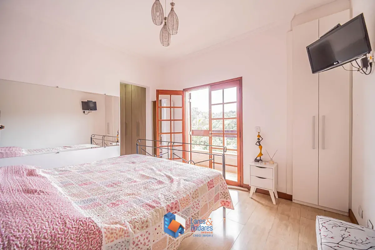 Casa, 3 quartos, 274 m² - Foto 1