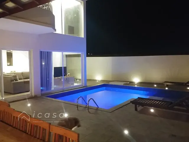 Casa com 320m² 3 quartos e 5 banheiros, à venda, no bairro Bairro Do Grama em Caçapava