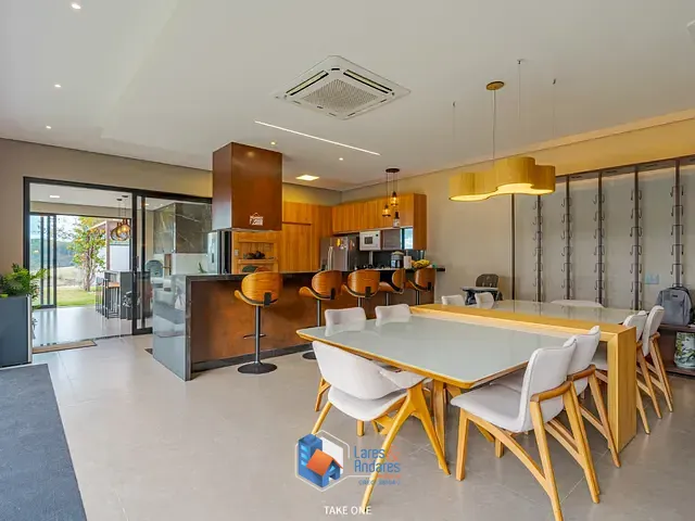 Casa com 800m² 4 quartos e 6 banheiros, à venda, no bairro Condomínio Campo de Toscana em Vinhedo