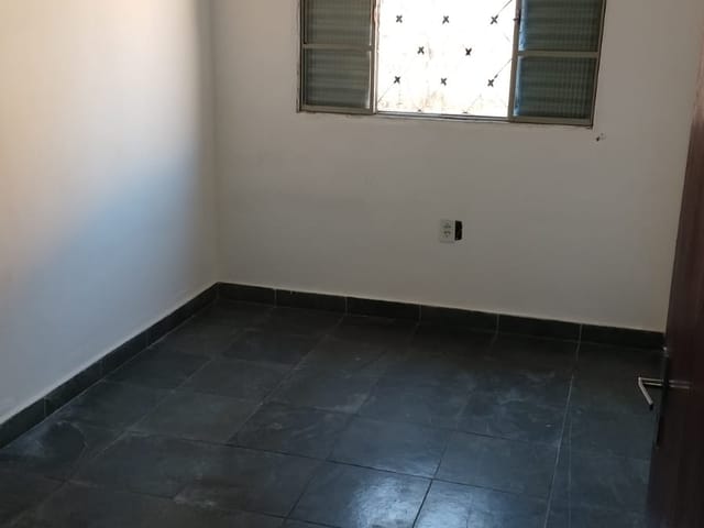 Casa com 158m² 2 quartos e 1 banheiro, à venda, no bairro Parque São Luís em Taubaté
