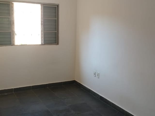 Casa com 158m² 2 quartos e 1 banheiro, à venda, no bairro Parque São Luís em Taubaté