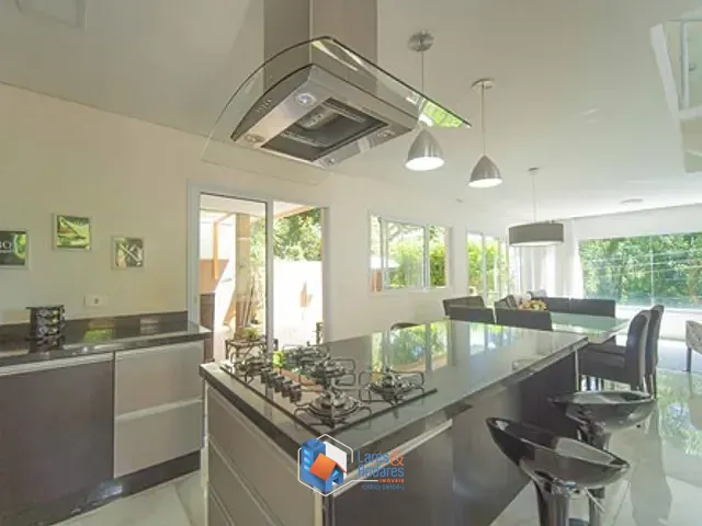 Casa com 376m² 3 quartos e 5 banheiros, à venda, no bairro Transurb em Itapevi