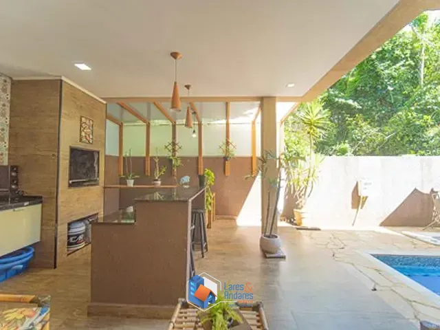 Casa com 376m² 3 quartos e 5 banheiros, à venda, no bairro Transurb em Itapevi