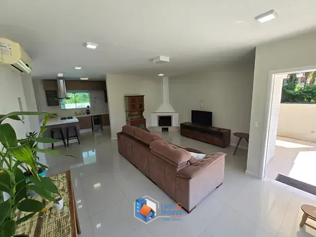 Casa com 400m² 4 quartos e 5 banheiros, à venda, no bairro Cachoeira do Bom Jesus em Florianópolis