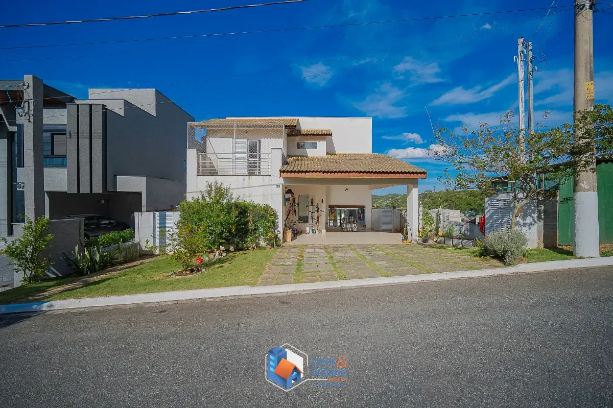 Casa, 3 quartos, 272 m² - Foto 1