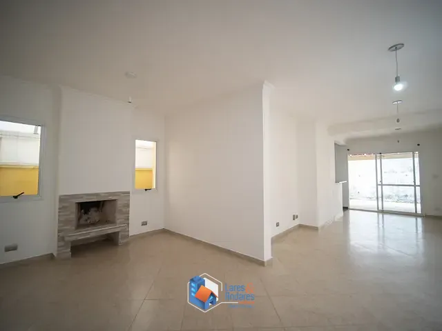Casa com 426m² 3 quartos e 3 banheiros, à venda, no bairro Grana Viana em Cotia