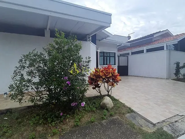 Casa 4 quartos e 3 banheiros, à venda, no bairro Parque São Luís em Taubaté