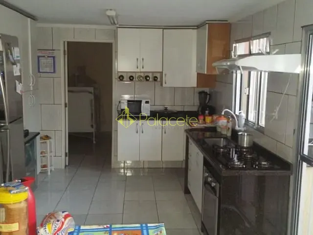 Casa com 180m² 3 quartos e 3 banheiros, à venda, no bairro Residencial Pasin em Pindamonhangaba