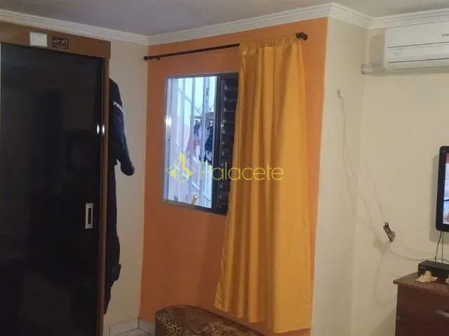 Casa com 180m² 3 quartos e 3 banheiros, à venda, no bairro Residencial Pasin em Pindamonhangaba