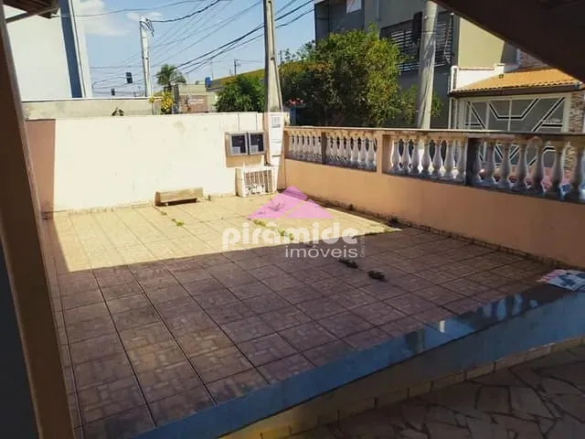 Casa com 250m² 3 quartos e 2 banheiros, à venda, no bairro Jardim Ismênia em São José dos Campos