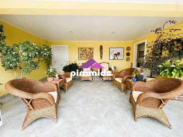 Casa com 325m² 3 quartos e 3 banheiros, à venda, no bairro Urbanova em São José dos Campos