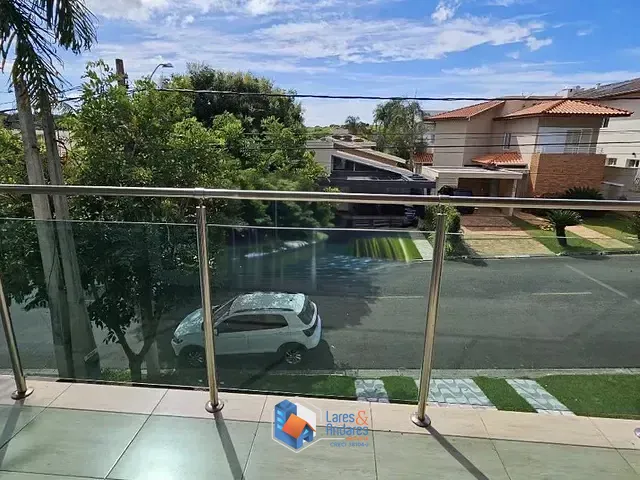 Casa com 300m² 3 quartos e 4 banheiros, à venda, no bairro Pinheirinho em Vinhedo