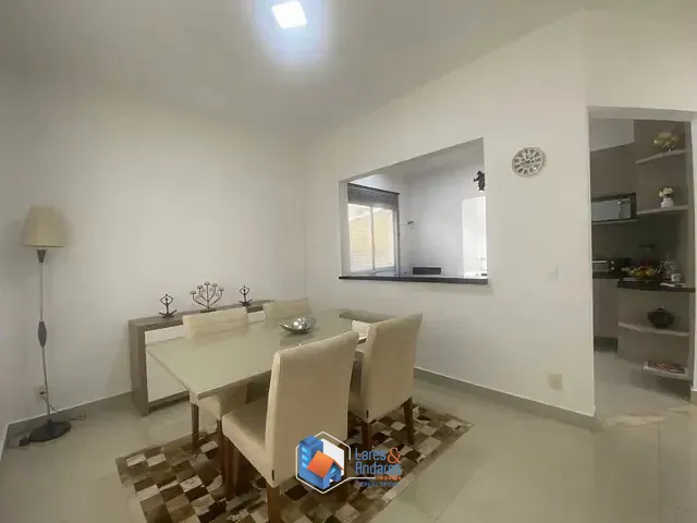 Casa com 300m² 3 quartos e 4 banheiros, à venda, no bairro Pinheirinho em Vinhedo