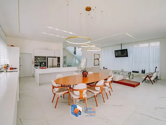 Casa com 600m² 4 quartos e 6 banheiros, à venda, no bairro Alphaville em Santana De Parnaíba