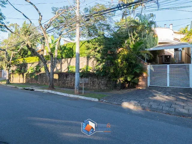 Casa com 1350m² 4 quartos e 8 banheiros, à venda, no bairro São Paulo II em Cotia
