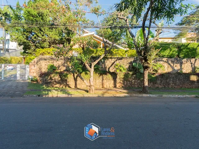 Casa com 1350m² 4 quartos e 8 banheiros, à venda, no bairro São Paulo II em Cotia