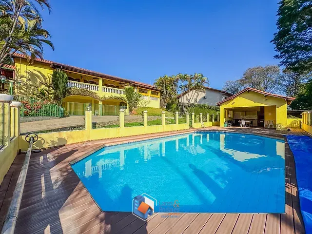 Casa com 1530m² 6 quartos e 7 banheiros, à venda, no bairro Nova Fazendinha em Carapicuíba