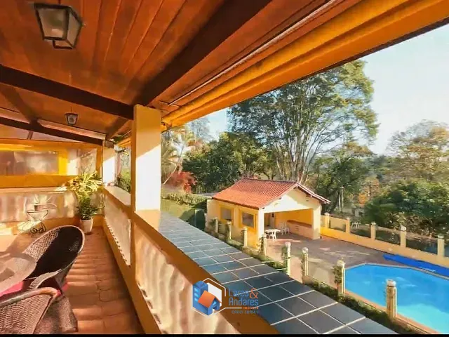 Casa com 1530m² 6 quartos e 7 banheiros, à venda, no bairro Nova Fazendinha em Carapicuíba