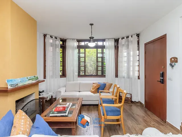 Casa com 231m² 3 quartos e 4 banheiros, à venda, no bairro Granja Viana em Cotia