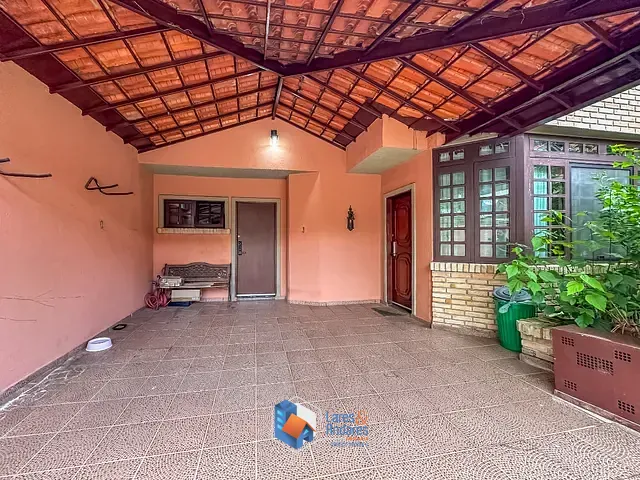 Casa com 231m² 3 quartos e 4 banheiros, à venda, no bairro Granja Viana em Cotia