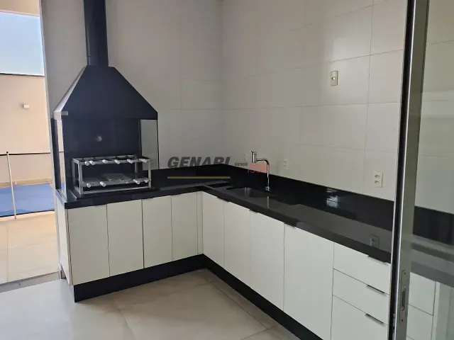 Casa 3 quartos e 5 banheiros, para alugar, no bairro Jardim Residencial Dona Lucilla em Indaiatuba