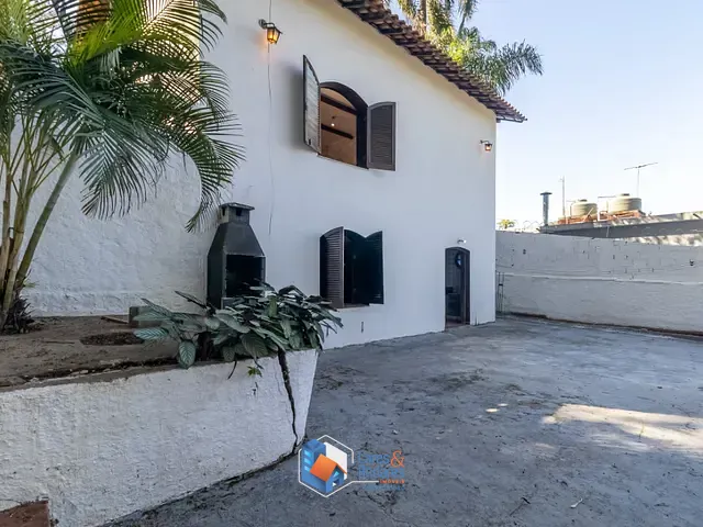 Casa com 1120m² 2 quartos e 2 banheiros, à venda, no bairro Três Montanhas em Osasco