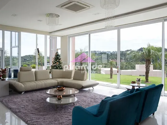 Casa com 2352m² 5 quartos e 7 banheiros, à venda, no bairro Torrão de Ouro em São José dos Campos