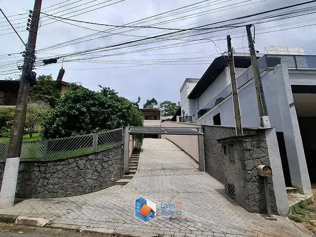 Casa com 1100m² 5 quartos e 4 banheiros, à venda, no bairro Arujázinho I, II e III em Arujá