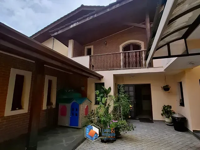 Casa com 1100m² 5 quartos e 4 banheiros, à venda, no bairro Arujázinho I, II e III em Arujá