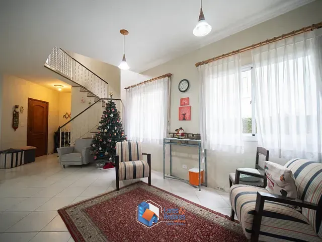 Casa com 426m² 3 quartos e 3 banheiros, à venda, no bairro Parque Rincão em Cotia