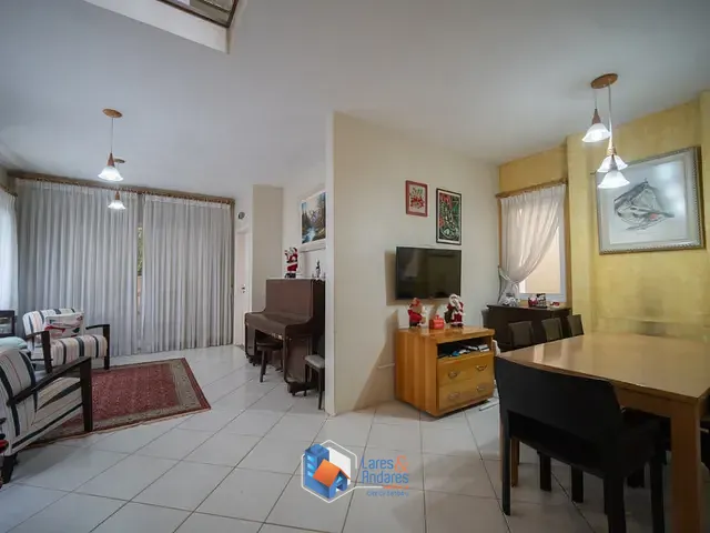 Casa com 426m² 3 quartos e 3 banheiros, à venda, no bairro Parque Rincão em Cotia