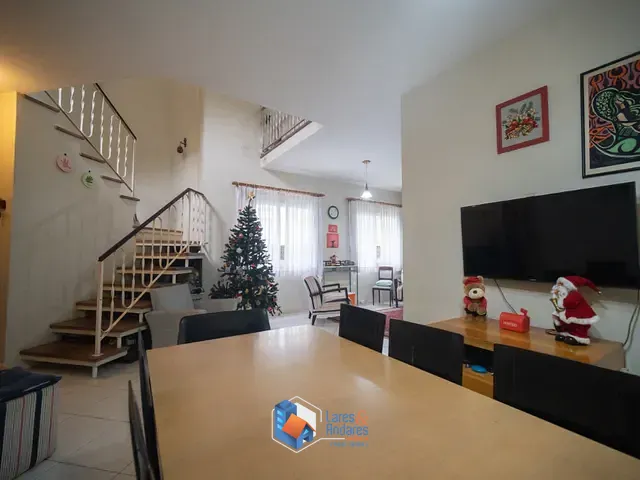 Casa com 426m² 3 quartos e 3 banheiros, à venda, no bairro Parque Rincão em Cotia