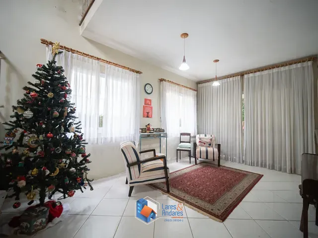 Casa com 426m² 3 quartos e 3 banheiros, à venda, no bairro Parque Rincão em Cotia
