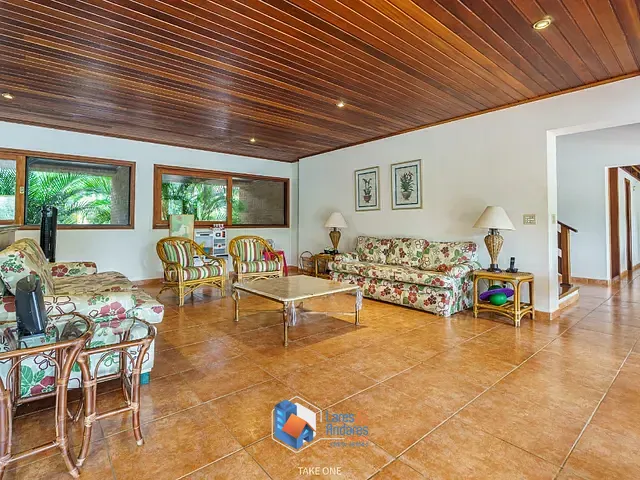 Casa com 2480m² 5 quartos e 7 banheiros, à venda, no bairro Helvétia Country em Indaiatuba