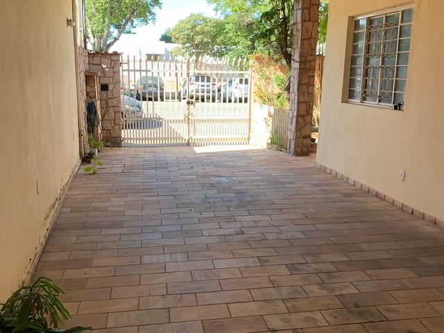 Casa 3 quartos e 4 banheiros, à venda, no bairro São Benedito em Pindamonhangaba