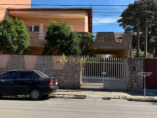 Casa 3 quartos e 4 banheiros, à venda, no bairro São Benedito em Pindamonhangaba