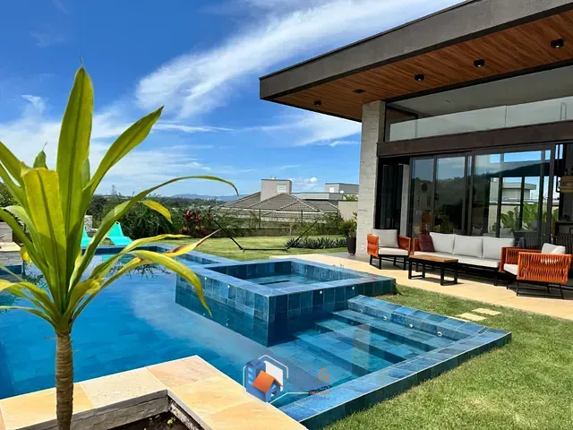 Casa com 800m² 4 quartos e 6 banheiros, à venda, no bairro Monte Alegre em Vinhedo