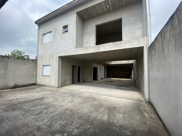 Casa 3 quartos e 2 banheiros, à venda, no bairro Cesar Park em Pindamonhangaba