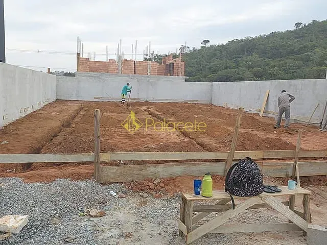 Casa 3 quartos e 4 banheiros, à venda, no bairro Jardim Marlene Miranda em Taubaté