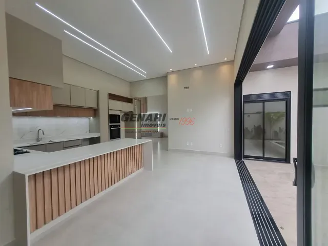 Casa com 300m² 3 quartos e 5 banheiros, à venda, no bairro Jardim Laguna em Indaiatuba