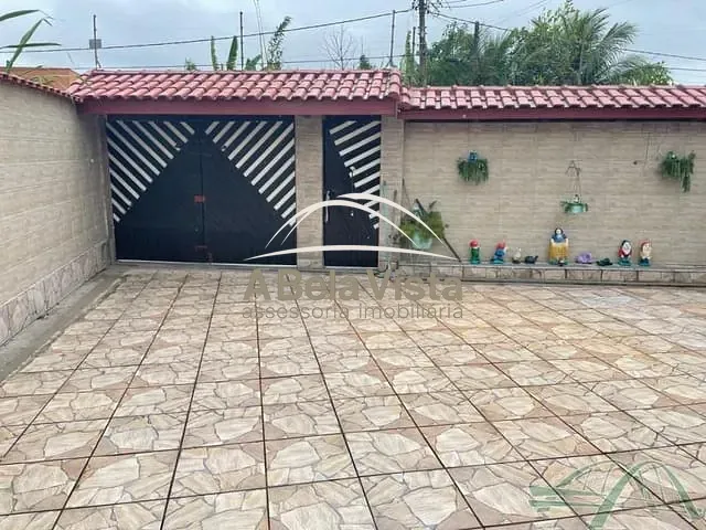 Casa com 630m² 6 quartos e 3 banheiros, à venda, no bairro Califórnia em Itanhaém