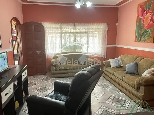 Casa com 630m² 6 quartos e 3 banheiros, à venda, no bairro Califórnia em Itanhaém