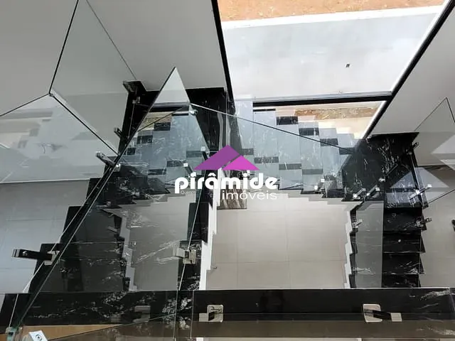 Casa com 250m² 3 quartos e 1 banheiro, à venda, no bairro Parque Residencial Maria Elmira em Caçapava