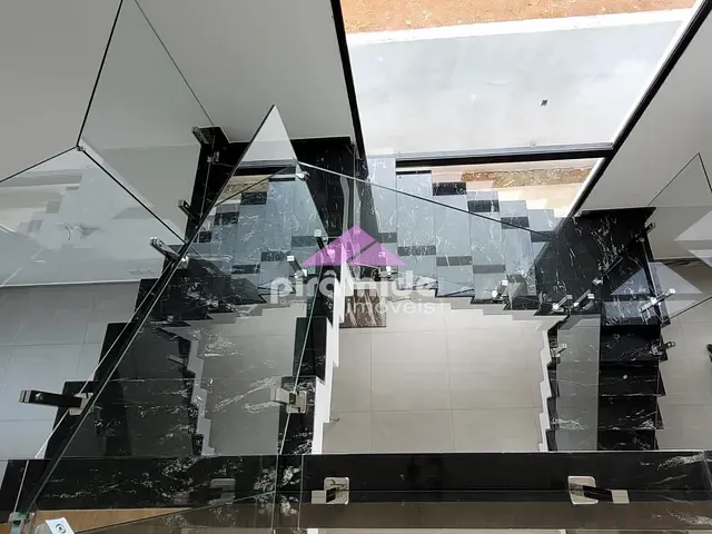 Casa com 250m² 3 quartos e 1 banheiro, à venda, no bairro Parque Residencial Maria Elmira em Caçapava