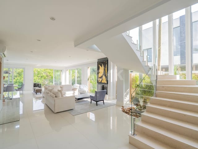Casa com 490m² 4 quartos e 6 banheiros, à venda, no bairro Colinas da Anhanguera em Santana de Parnaíba