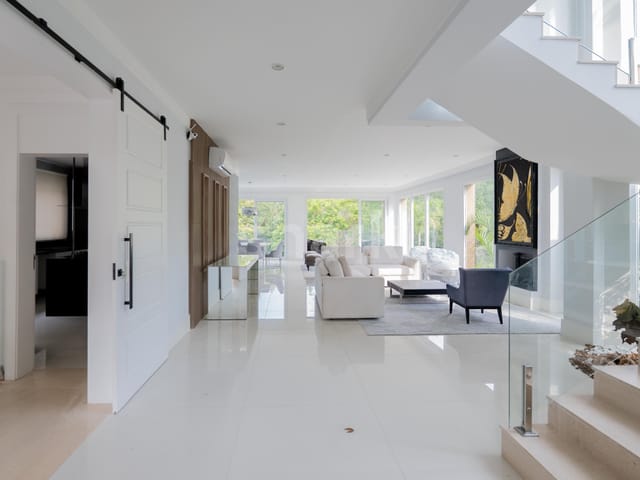 Casa com 490m² 4 quartos e 6 banheiros, à venda, no bairro Colinas da Anhanguera em Santana de Parnaíba